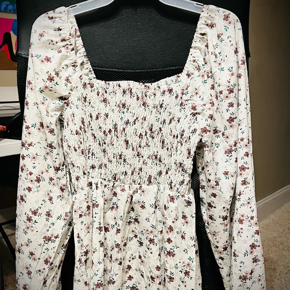 *NEW. NEVER WORN*